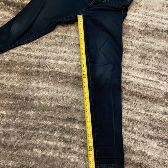 Women’s Express Jeans they have some stretch. Size 6R - Picture 9 of 9